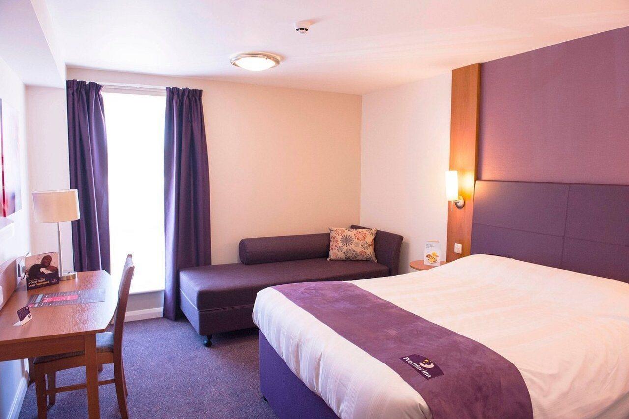 PREMIER INN CARDIFF CITY CENTRE, ⋆⋆⋆, UNITED KINGDOM